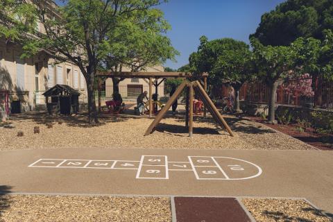 La cour d'école désimperméabilisée de Saint-Marcel-sur-Aude