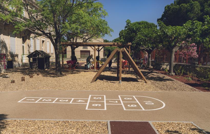 La cour d'école désimperméabilisée de Saint-Marcel-sur-Aude