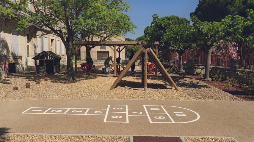 La cour d'école désimperméabilisée de Saint-Marcel-sur-Aude